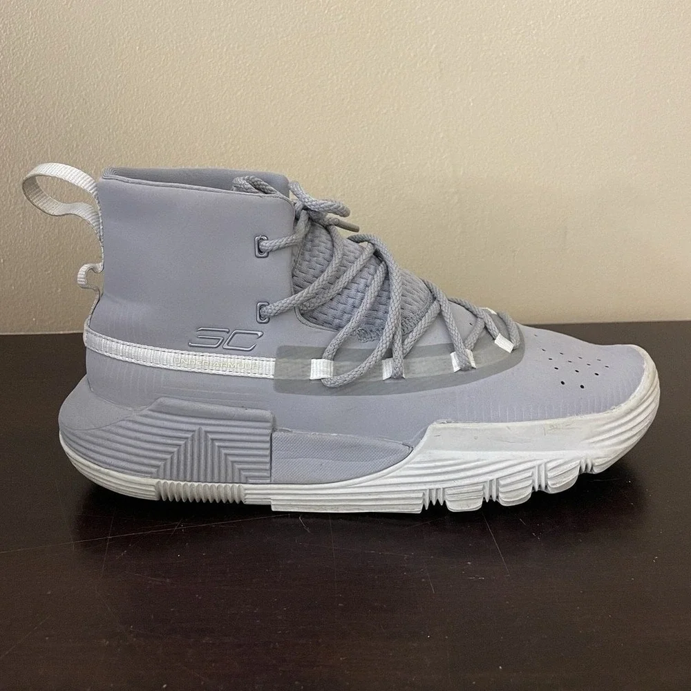 Under Armour Curry 0.5 Boys Basketball Shoes Mod Gray‎ White 3020424-101 Size 6Y